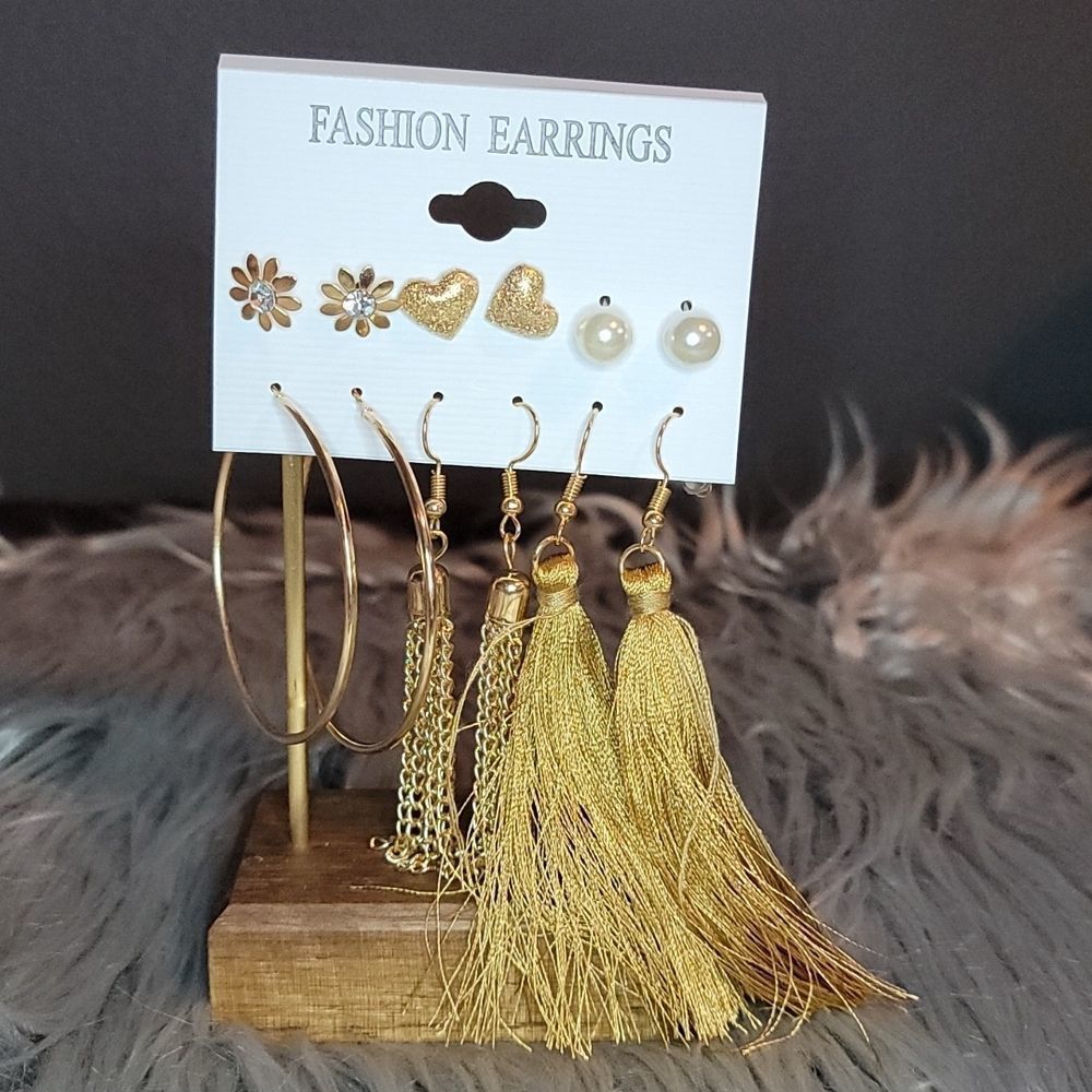 🪦 5/$30 6 Pair Earing Set